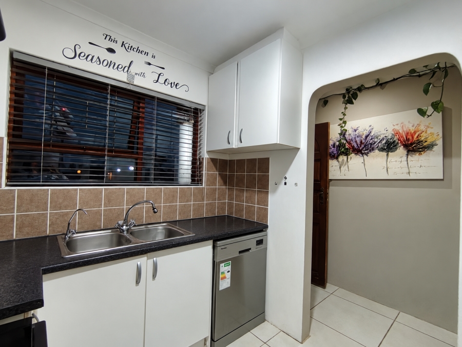 2 Bedroom Property for Sale in Sherwood Eastern Cape